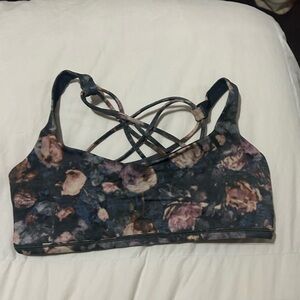 Lululemon sports bra